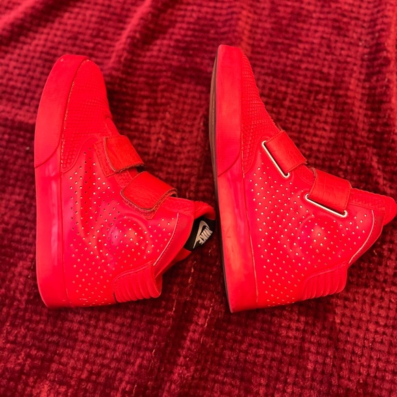 2014 NIKE FLYSTEPPER 2K3 PREMIUM UNIVERSITY RED OCTOBER CHROME 677473-601 Sz 9.5 - Picture 8 of 9
